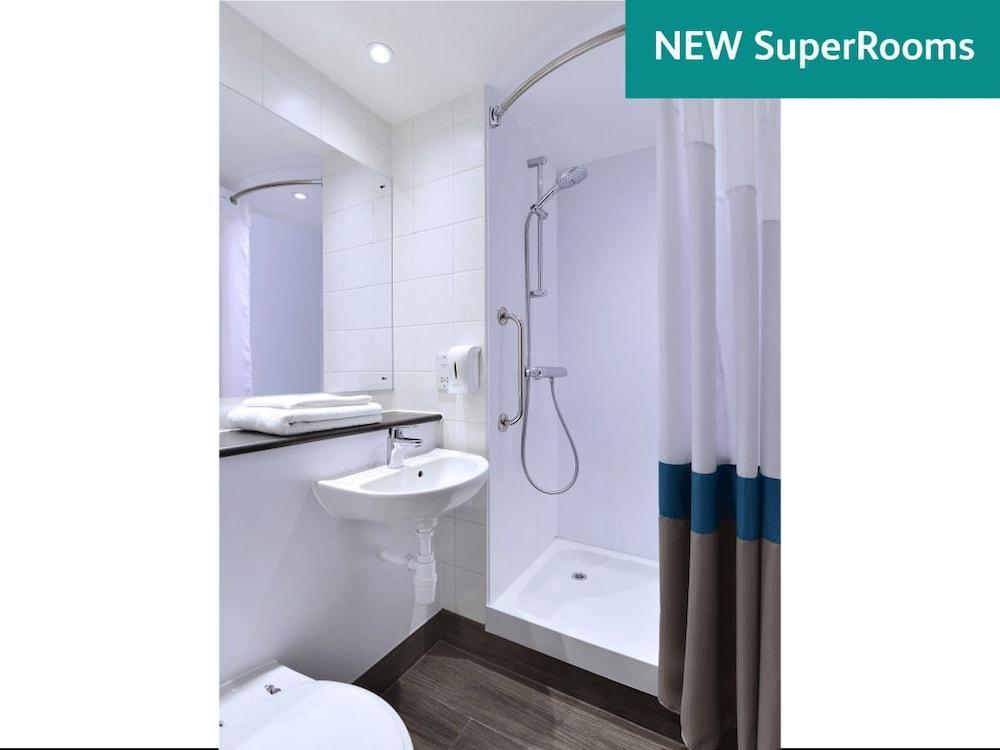 Travelodge Airport 3* Londra