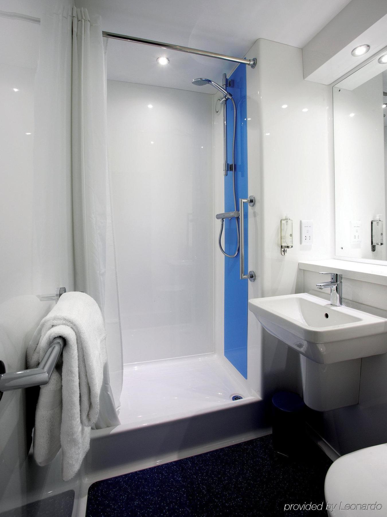 Travelodge Airport 3* Londra