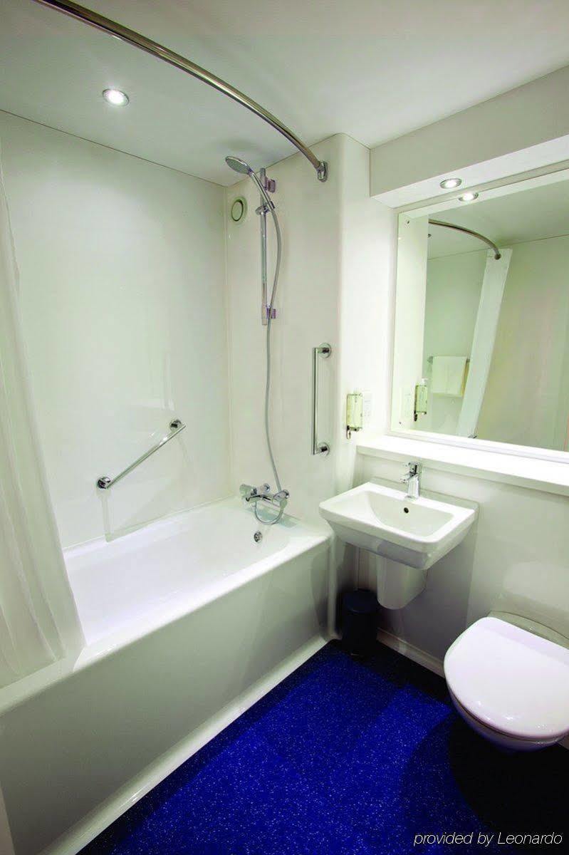 Travelodge Airport 3* Londra