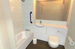 Travelodge Airport 3* Londra
